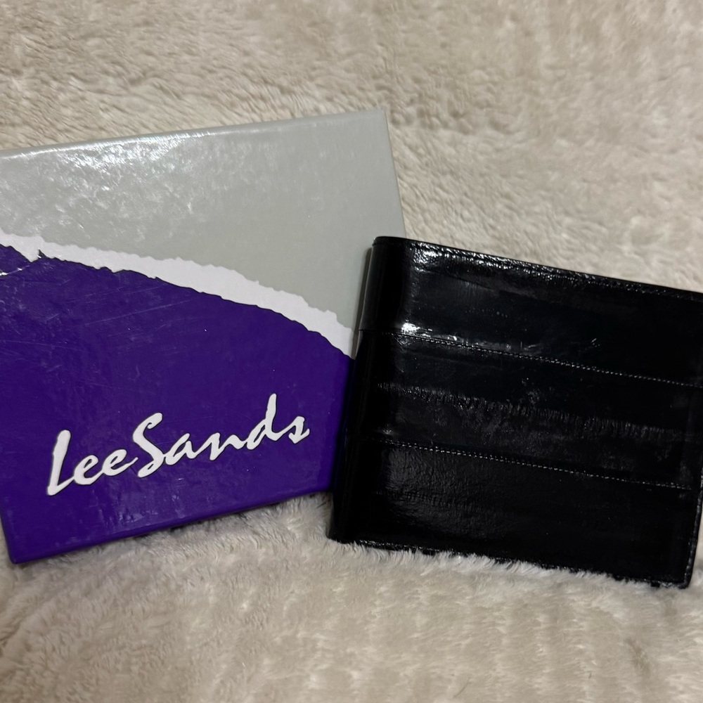 Lee Sands Black Eelskin Trifold Wallet vintage new cond with box